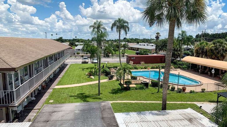 <b>Rodeway Inn Sun City Center Exterior</b>. Images powered by <a href="https://iceportal.shijigroup.com/" title="IcePortal" target="_blank">IcePortal</a>.