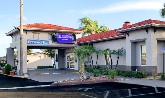 Rodeway Inn Sun City Center Exterior
