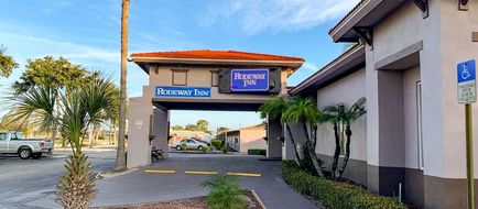 Rodeway Inn Sun City Center Exterior
