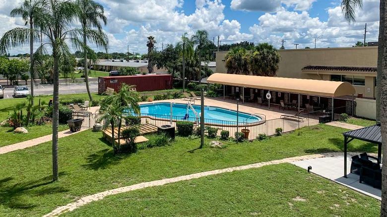 <b>Rodeway Inn Sun City Center Pool</b>. Images powered by <a href="https://iceportal.shijigroup.com/" title="IcePortal" target="_blank">IcePortal</a>.
