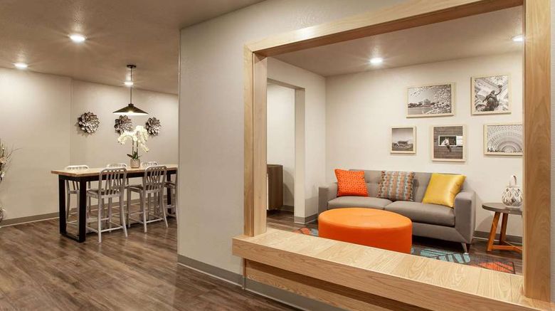 <b>WoodSpring Suites Washington DC Lobby</b>. Images powered by <a href="https://iceportal.shijigroup.com/" title="IcePortal" target="_blank">IcePortal</a>.