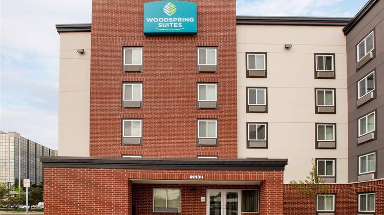 WoodSpring Suites Washington DC Exterior