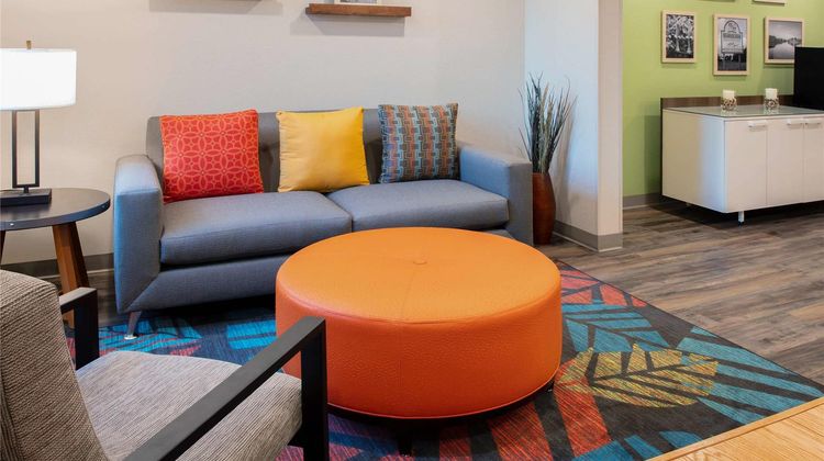 WoodSpring Suites Washington DC Area Lobby