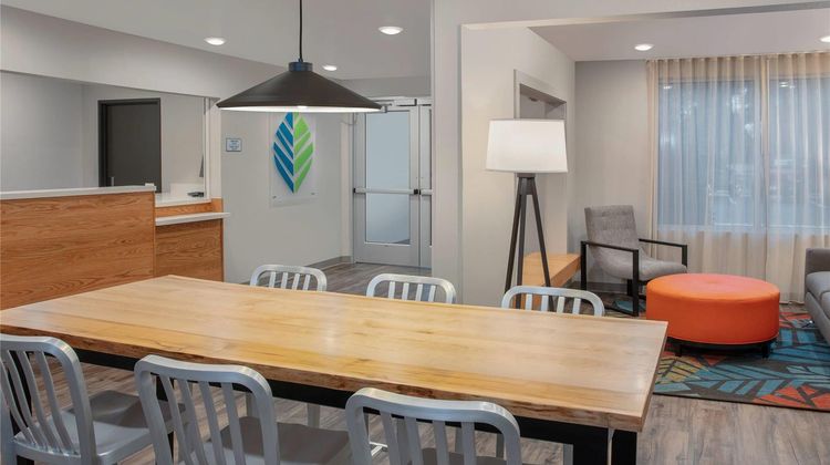WoodSpring Suites Washington DC Area Lobby