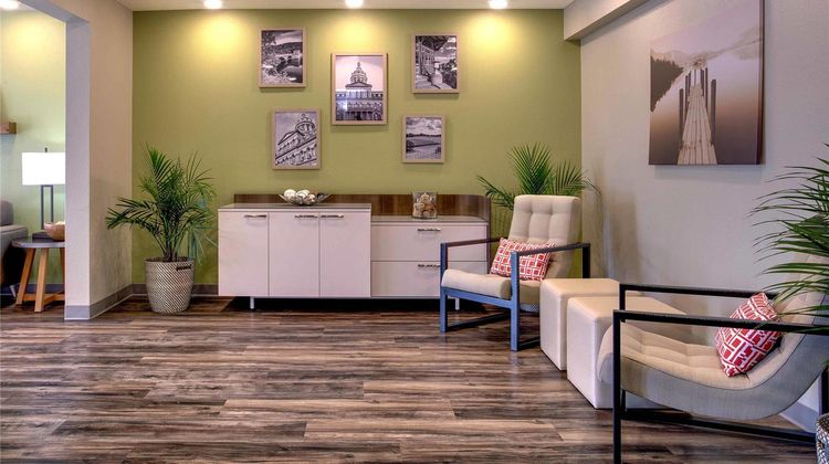 WoodSpring Suites Baltimore White Marsh Lobby