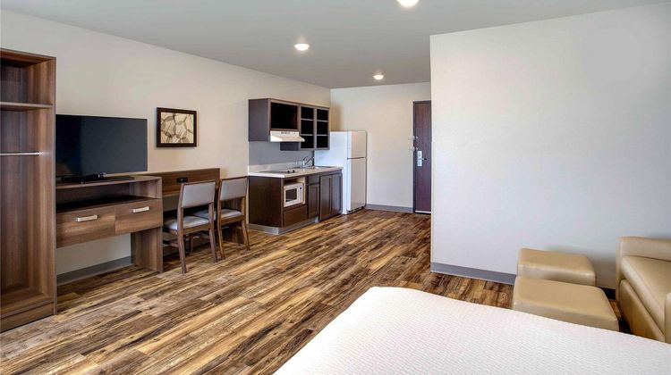 WoodSpring Suites Baltimore White Marsh Room