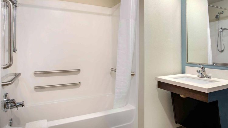 WoodSpring Suites Baltimore White Marsh Room