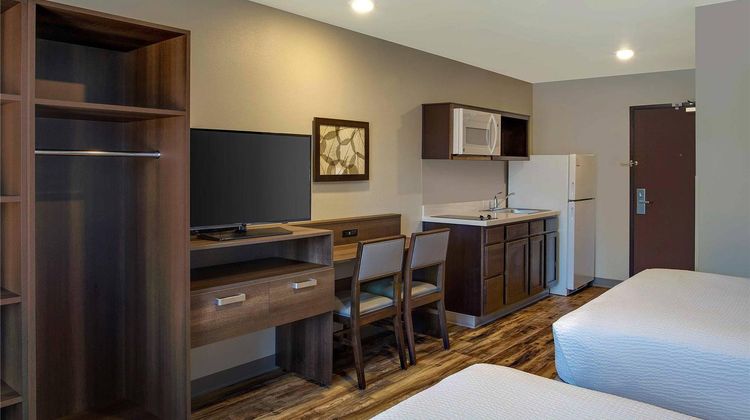 WoodSpring Suites Baltimore White Marsh Room