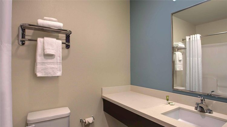 WoodSpring Suites Baltimore White Marsh Room