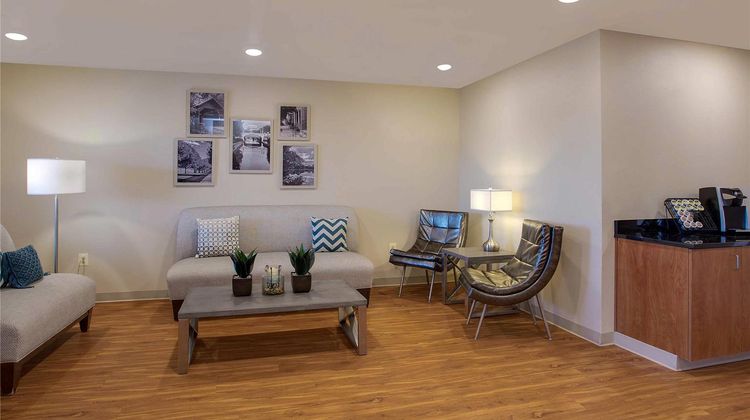 WoodSpring Suites Frederick Lobby