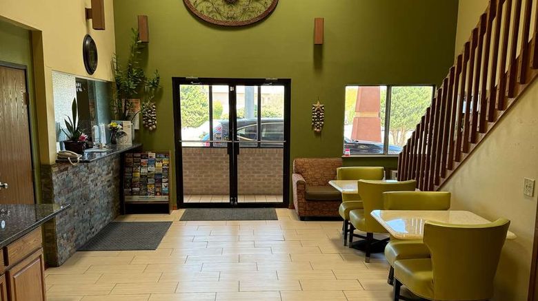<b>Rodeway Inn Moriarty Lobby</b>. Images powered by <a href="https://iceportal.shijigroup.com/" title="IcePortal" target="_blank">IcePortal</a>.