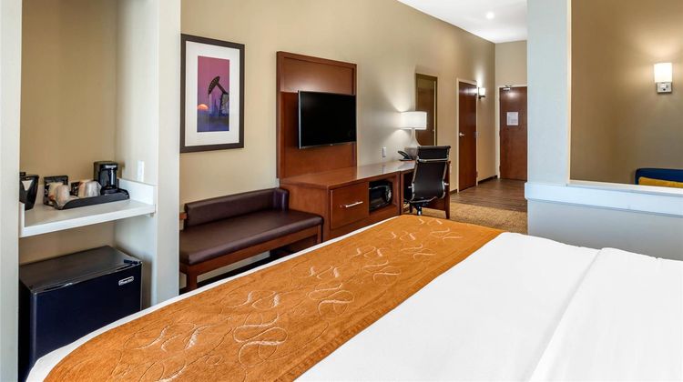 Comfort Suites Midland West Suite