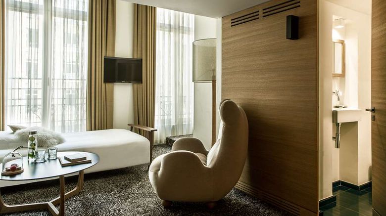 <b>Hotel Marignan Champs-Elysees Room</b>. Images powered by <a href="https://iceportal.shijigroup.com/" title="IcePortal" target="_blank">IcePortal</a>.