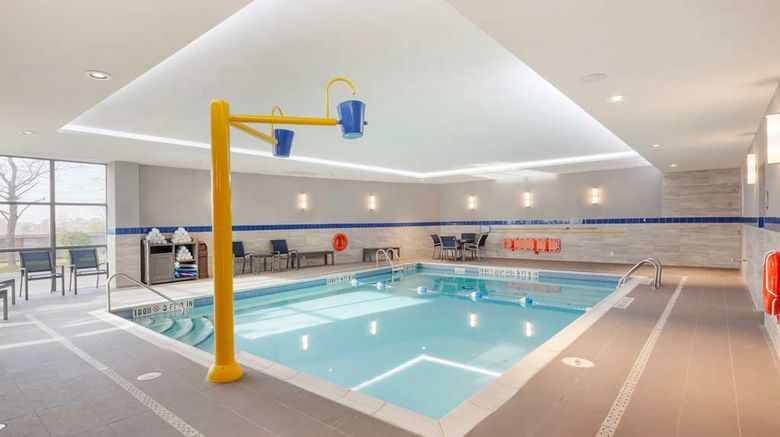 <b>GLo Best Western Mississauga Corp Centre Pool</b>. Images powered by <a href="https://iceportal.shijigroup.com/" title="IcePortal" target="_blank">IcePortal</a>.