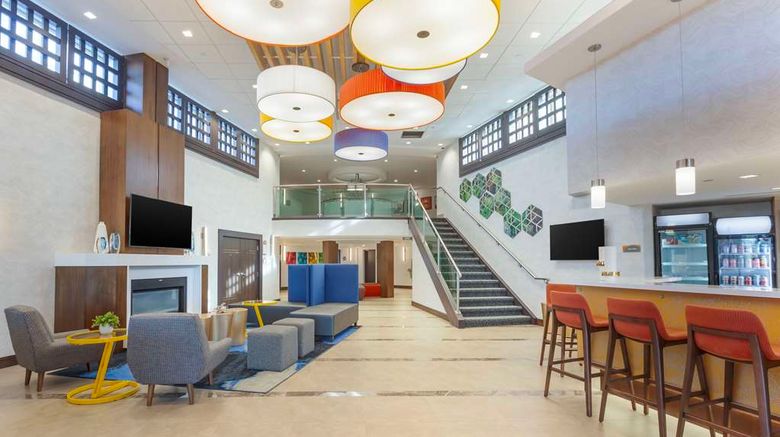 <b>GLo Best Western Mississauga Corp Centre Lobby</b>. Images powered by <a href="https://iceportal.shijigroup.com/" title="IcePortal" target="_blank">IcePortal</a>.