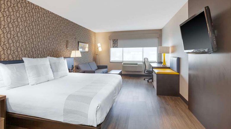 <b>GLo Best Western Mississauga Corp Centre Room</b>. Images powered by <a href="https://iceportal.shijigroup.com/" title="IcePortal" target="_blank">IcePortal</a>.