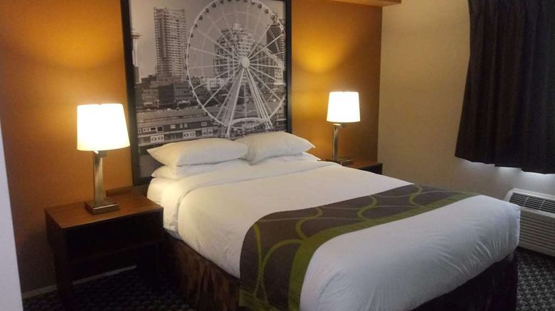 <b>Super 8 by Wyndham Lynnwood Room</b>. Images powered by <a href="https://iceportal.shijigroup.com/" title="IcePortal" target="_blank">IcePortal</a>.