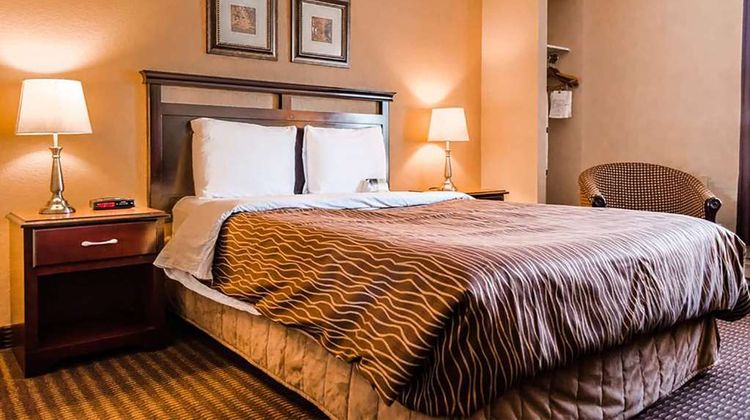 Travelodge by Wyndham Regina Room