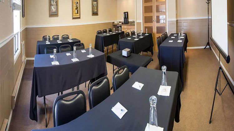Travelodge by Wyndham Regina Meeting