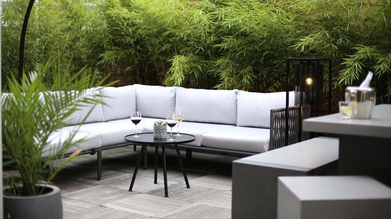 <b>Middle Eight Hotel Suite</b>. Images powered by <a href="https://iceportal.shijigroup.com/" title="IcePortal" target="_blank">IcePortal</a>.