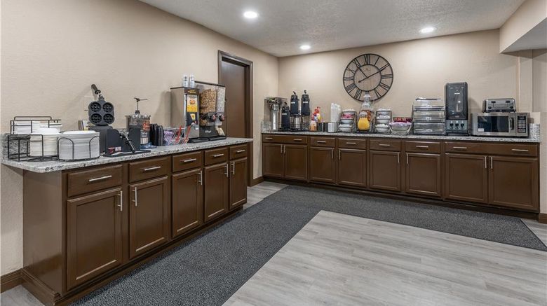 <b>SureStay by Best Western Summersville Restaurant</b>. Images powered by <a href="https://iceportal.shijigroup.com/" title="IcePortal" target="_blank">IcePortal</a>.