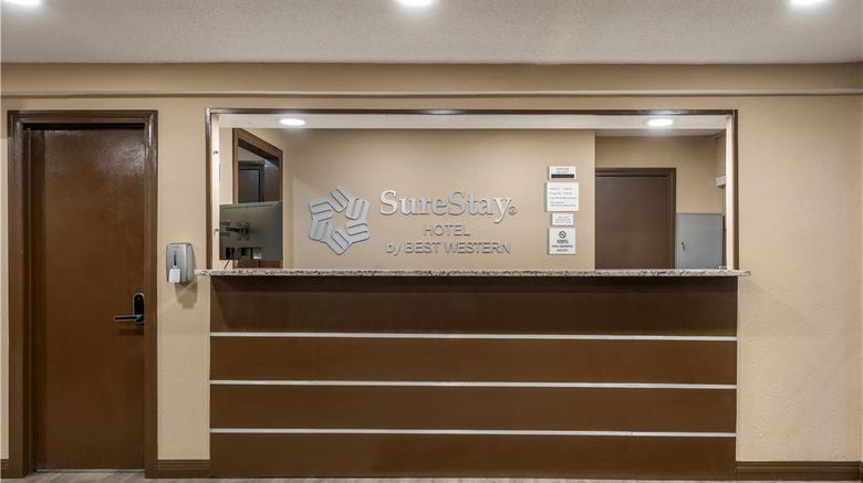 <b>SureStay by Best Western Summersville Lobby</b>. Images powered by <a href="https://iceportal.shijigroup.com/" title="IcePortal" target="_blank">IcePortal</a>.