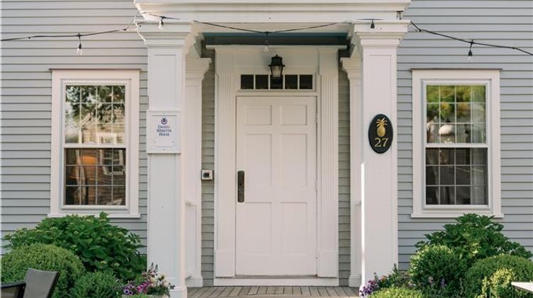 Jared Coffin House Exterior