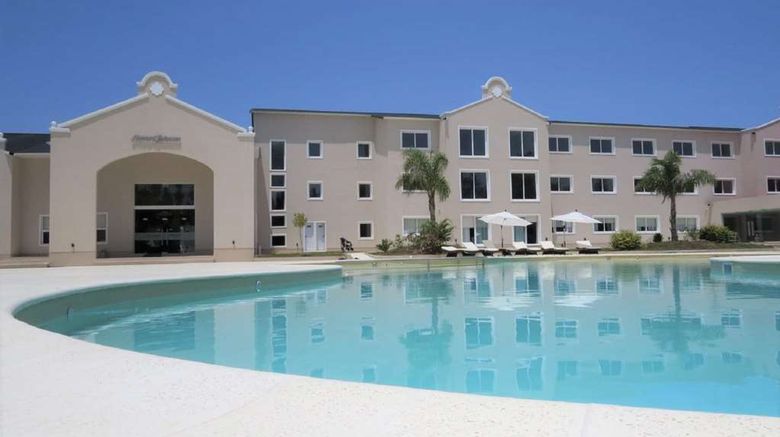 <b>Howard Johnson by Wyndham La Plata Pool</b>. Images powered by <a href="https://iceportal.shijigroup.com/" title="IcePortal" target="_blank">IcePortal</a>.