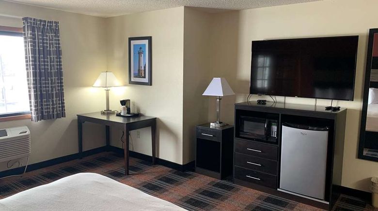 <b>Baymont by Wyndham Waupun Room</b>. Images powered by <a href="https://iceportal.shijigroup.com/" title="IcePortal" target="_blank">IcePortal</a>.