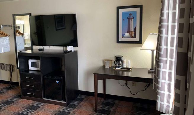 Baymont by Wyndham Waupun Room