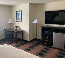 Baymont by Wyndham Waupun Room