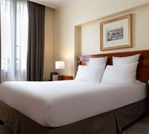Hotel Saint Cyr Etoile Room