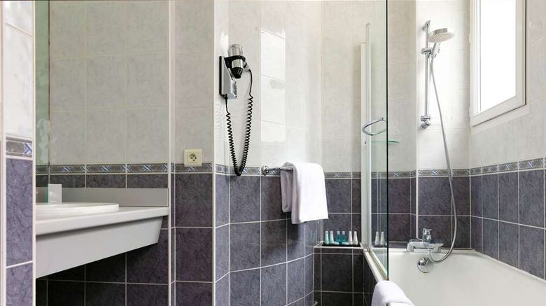 <b>Hotel Saint Cyr Etoile Room</b>. Images powered by <a href="https://iceportal.shijigroup.com/" title="IcePortal" target="_blank">IcePortal</a>.