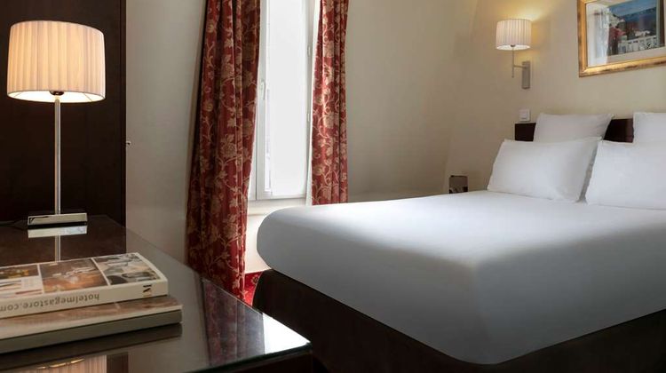 Hotel Saint Cyr Etoile Room