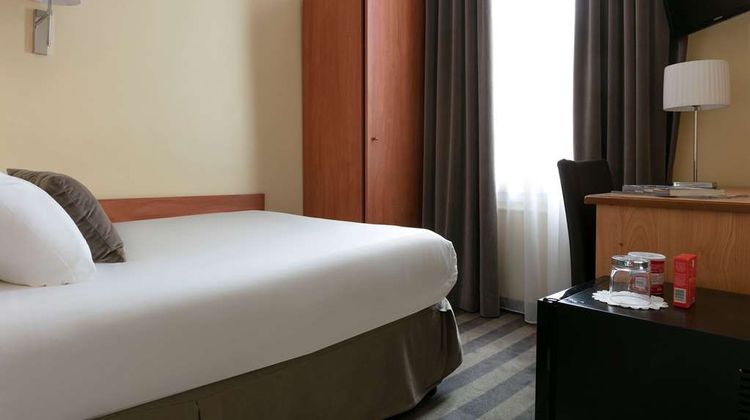 Hotel Saint Cyr Etoile Room