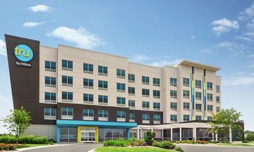 Tru by Hilton Ringgold