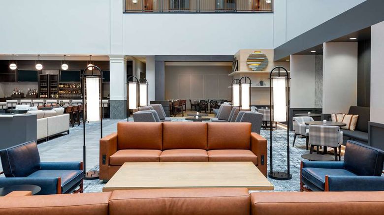<b>Hilton Charlotte Airport Lobby</b>. Images powered by <a href="https://iceportal.shijigroup.com/" title="IcePortal" target="_blank">IcePortal</a>.
