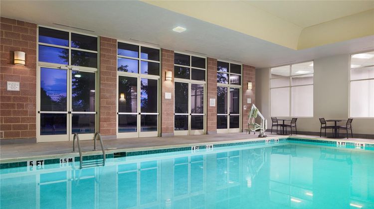 Hilton Charlotte Airport Pool