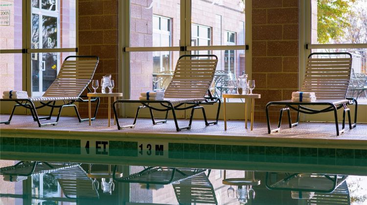 Hilton Charlotte Airport Pool