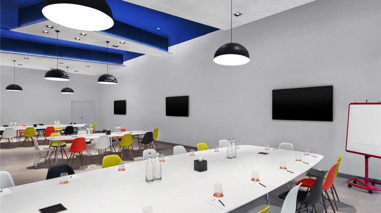 <b>Canopy by Hilton Dubai Al Seef Meeting</b>. Images powered by <a href="https://iceportal.shijigroup.com/" title="IcePortal" target="_blank">IcePortal</a>.