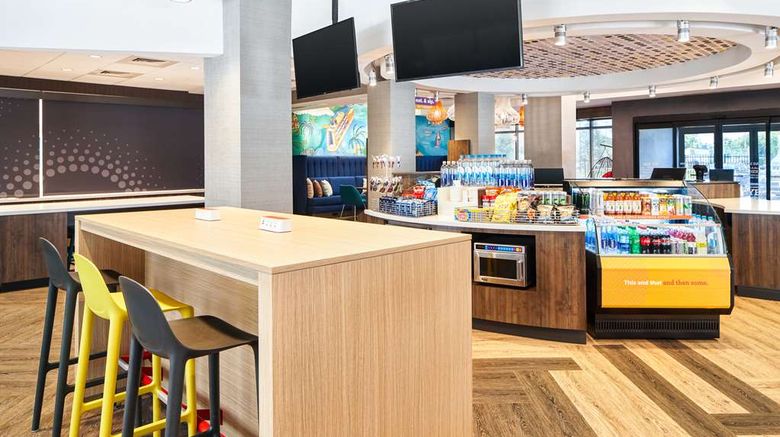 <b>Tru by Hilton Ft Lauderdale Airport Restaurant</b>. Images powered by <a href="https://iceportal.shijigroup.com/" title="IcePortal" target="_blank">IcePortal</a>.