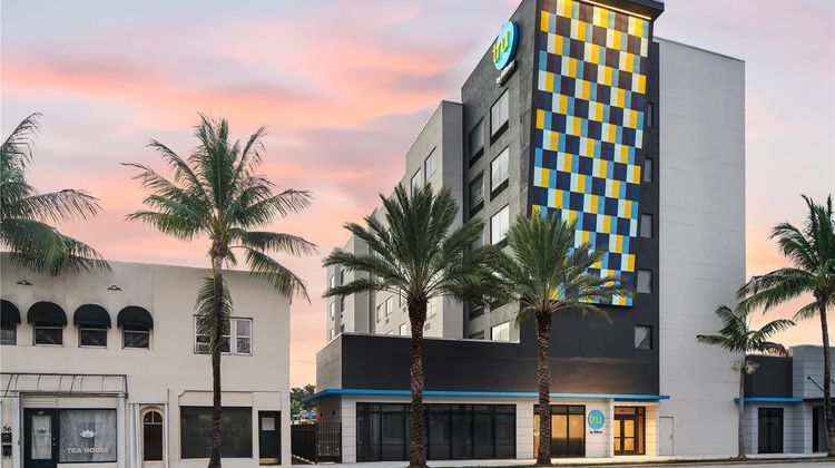Tru by Hilton Ft Lauderdale Airport Exterior