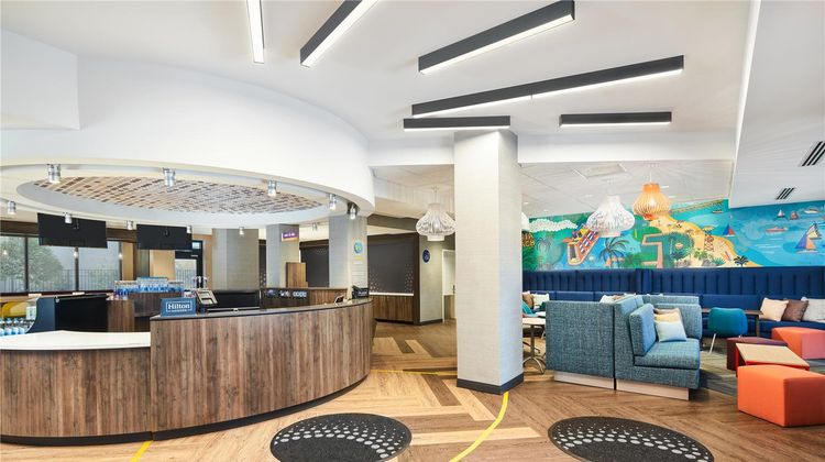 Tru by Hilton Ft Lauderdale Airport Lobby