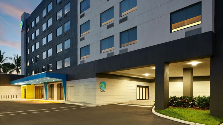 Tru by Hilton Ft Lauderdale Airport Exterior