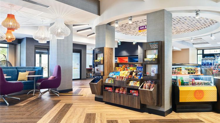 Tru by Hilton Ft Lauderdale Airport Restaurant