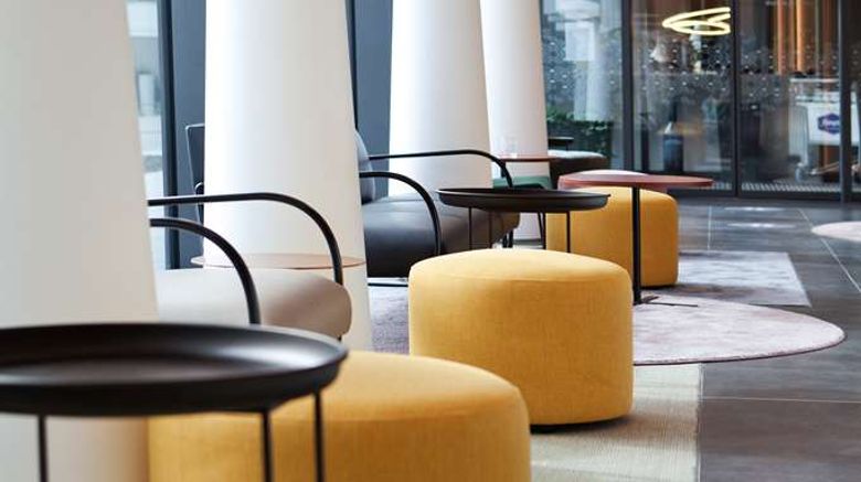 <b>Hampton by Hilton Munich City East Lobby</b>. Images powered by <a href="https://iceportal.shijigroup.com/" title="IcePortal" target="_blank">IcePortal</a>.