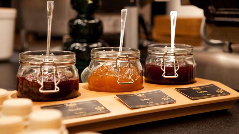 <b>Hampton by Hilton Munich City East Restaurant</b>. Images powered by <a href="https://iceportal.shijigroup.com/" title="IcePortal" target="_blank">IcePortal</a>.