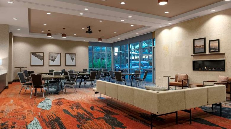 <b>Hilton Garden Inn Chandler Downtown Meeting</b>. Images powered by <a href="https://iceportal.shijigroup.com/" title="IcePortal" target="_blank">IcePortal</a>.