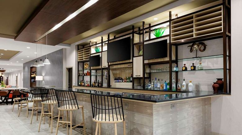 <b>Hilton Garden Inn Chandler Downtown Restaurant</b>. Images powered by <a href="https://iceportal.shijigroup.com/" title="IcePortal" target="_blank">IcePortal</a>.