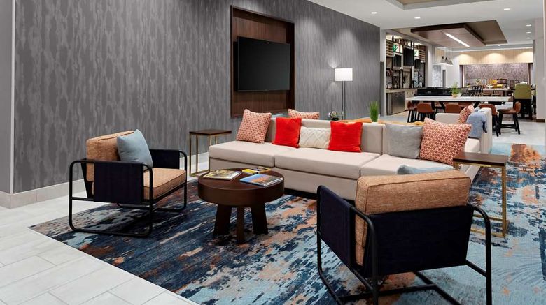 <b>Hilton Garden Inn Chandler Downtown Lobby</b>. Images powered by <a href="https://iceportal.shijigroup.com/" title="IcePortal" target="_blank">IcePortal</a>.